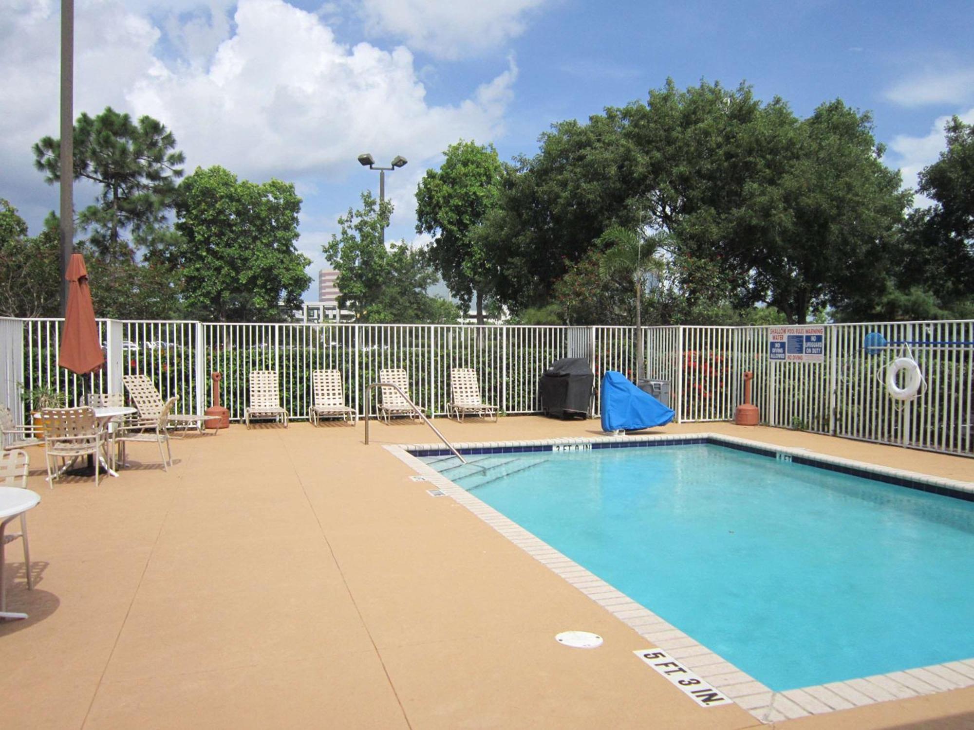 Extended Stay America Suites - Fort Lauderdale - Cypress Creek - Nw 6Th Way Luaran gambar